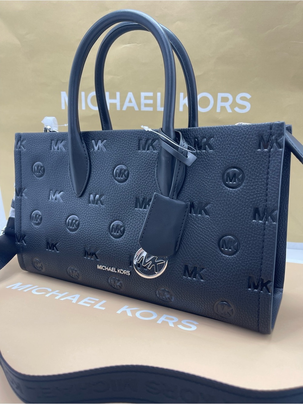 MICHAEL KORS Mirella Md Logo Debossed Satchel Shoulder Tote Crossbody
Black
NWT - Picture 13 of 16